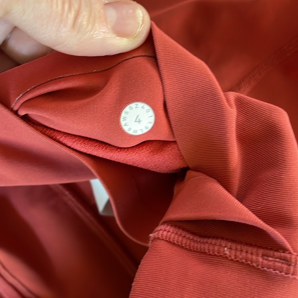 EUC Lululemon Time to Sweat crop - Picture 8 of 13